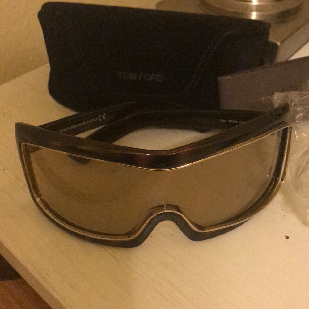 Tom Ford FT0305
Brand New Never Worn only tried on